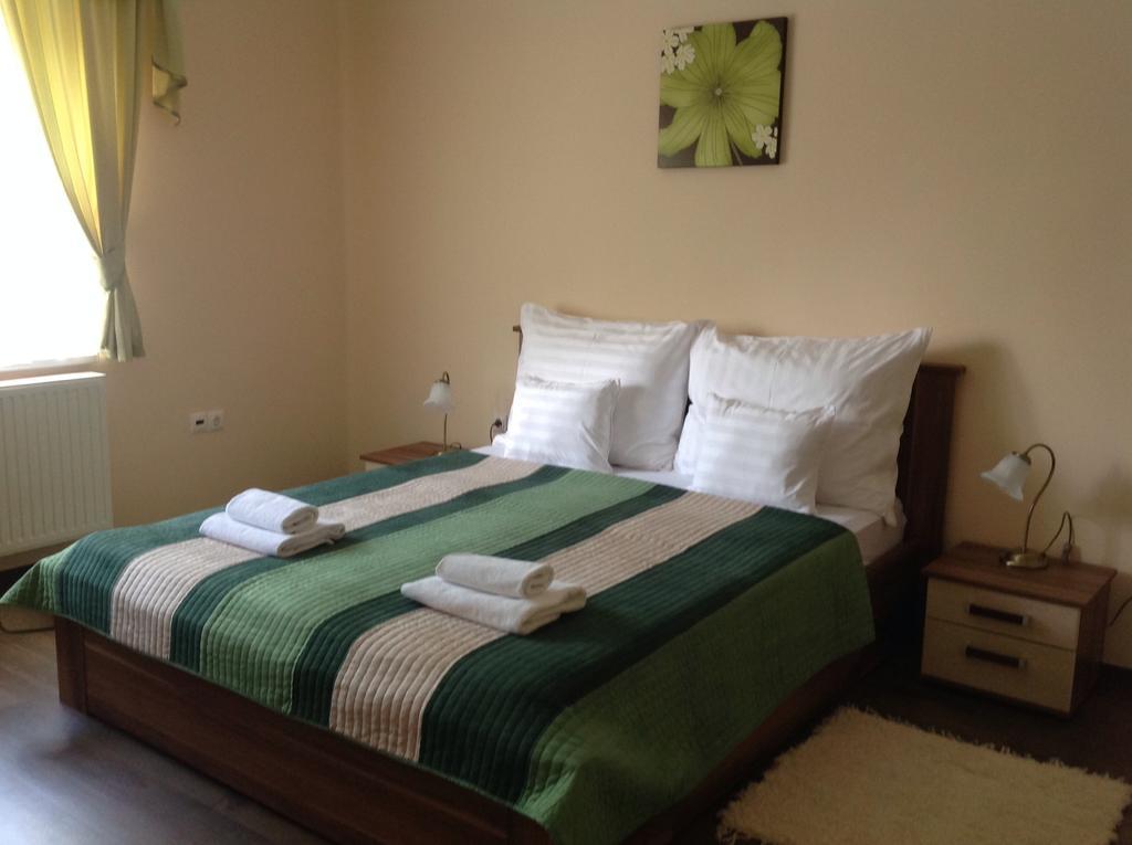 Honved Apartmanhaz Hévíz Oda fotoğraf