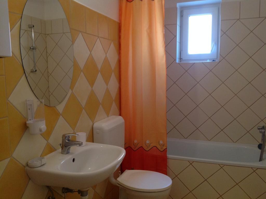 Honved Apartmanhaz Hévíz Oda fotoğraf